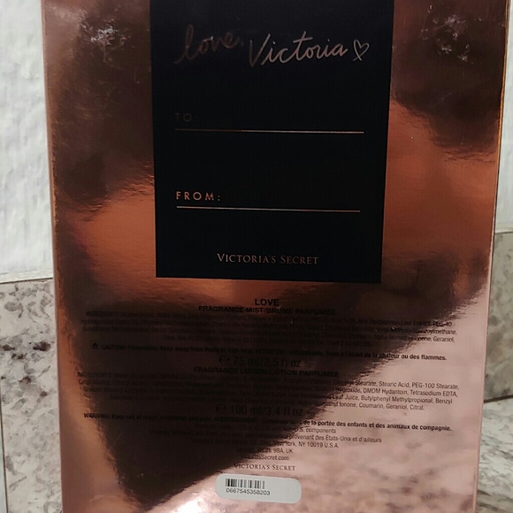 SOLD 🆕 VS Gift Set " LOVE" - Picture 2 of 2